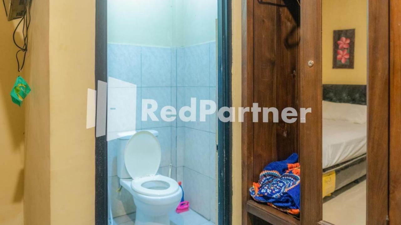 Vandhela Homestay Syariah Mitra Reddoorz Surabaya Eksteriør billede