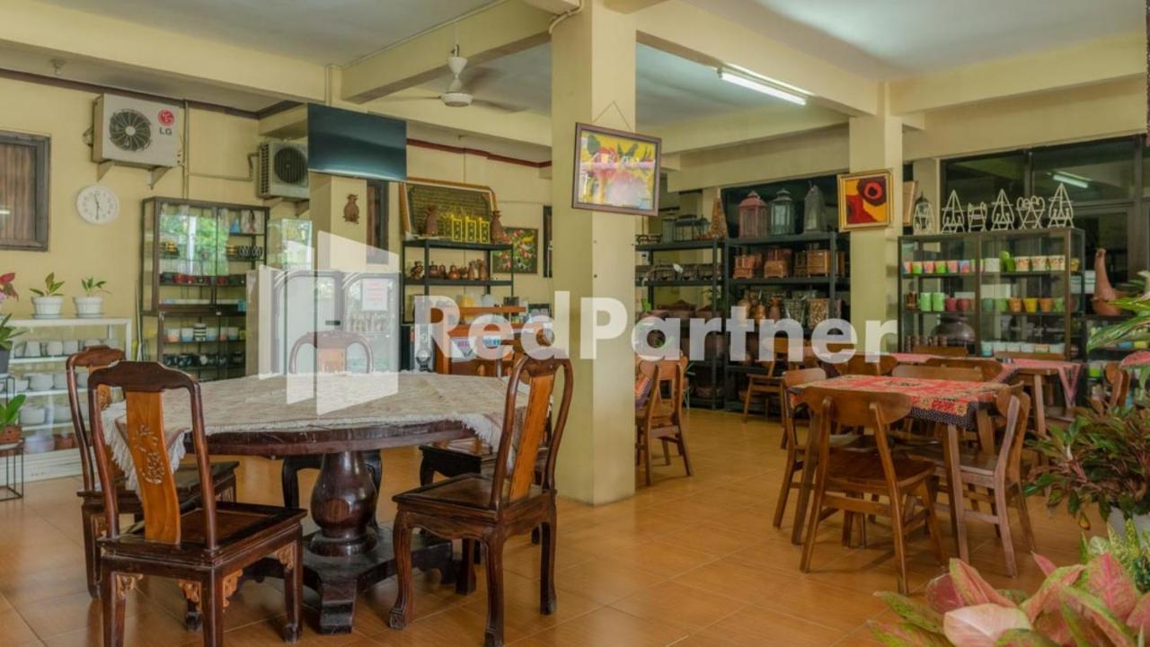 Vandhela Homestay Syariah Mitra Reddoorz Surabaya Eksteriør billede