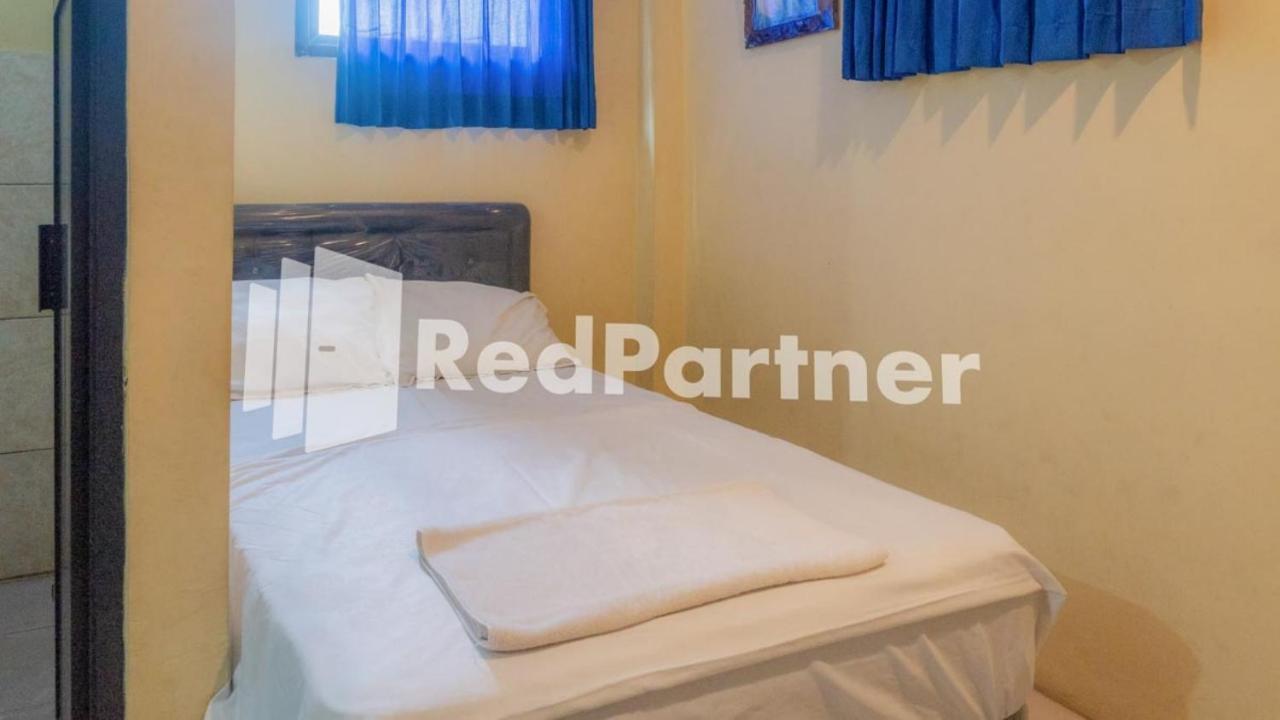 Vandhela Homestay Syariah Mitra Reddoorz Surabaya Eksteriør billede