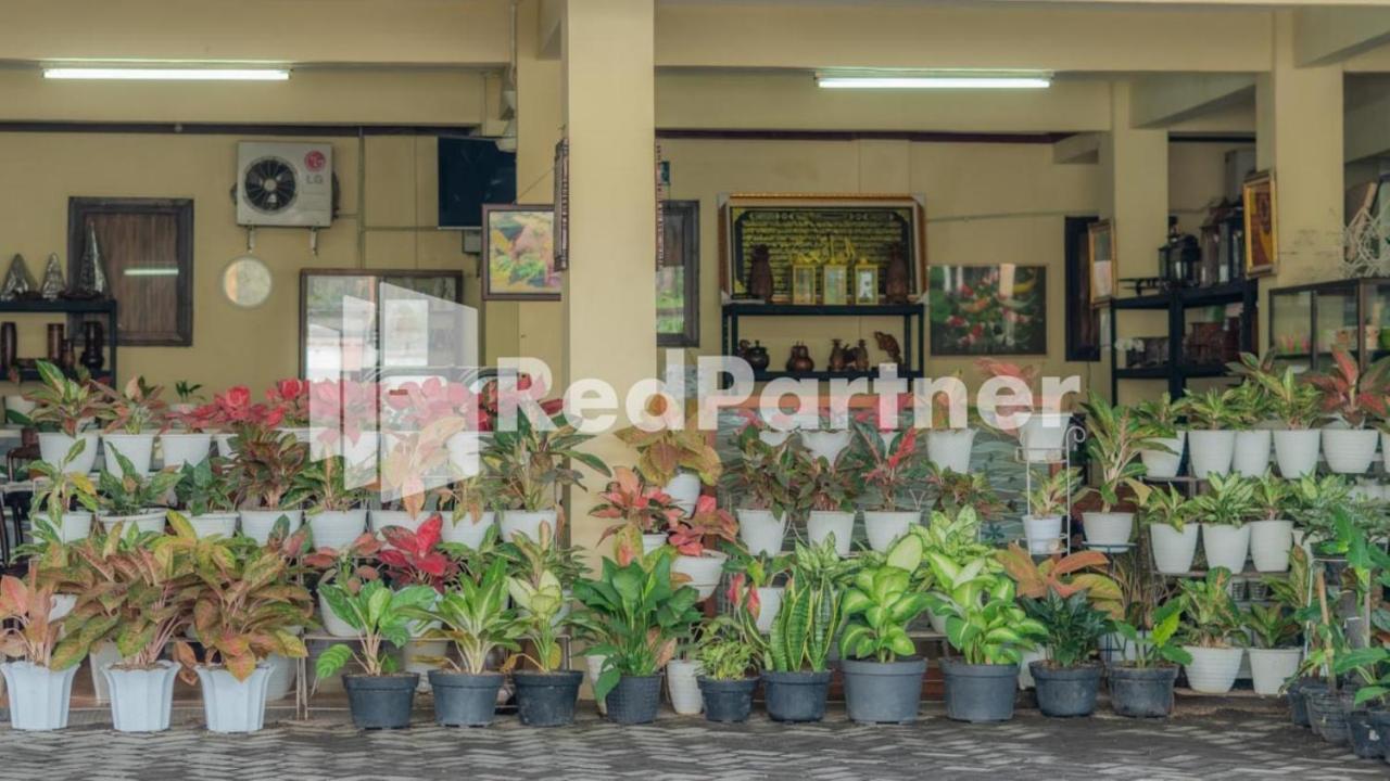 Vandhela Homestay Syariah Mitra Reddoorz Surabaya Eksteriør billede
