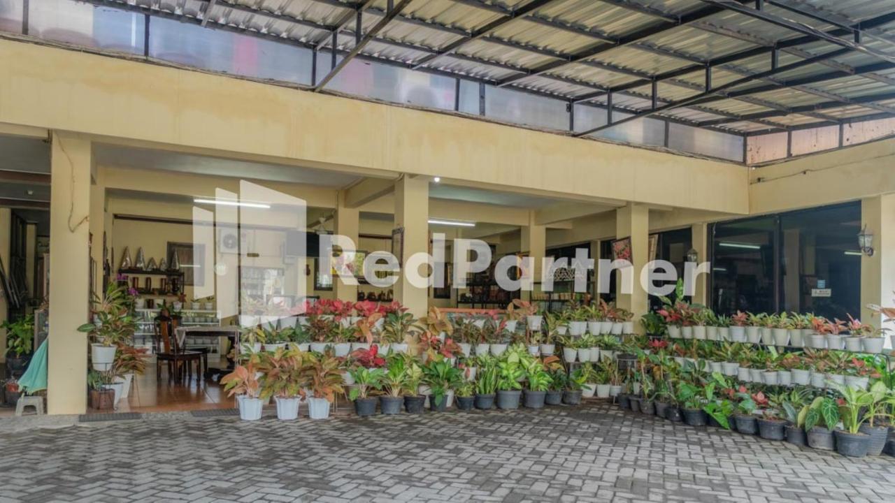 Vandhela Homestay Syariah Mitra Reddoorz Surabaya Eksteriør billede